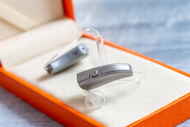 補聴器は聴力に合わせて足りない音を補う医療機器