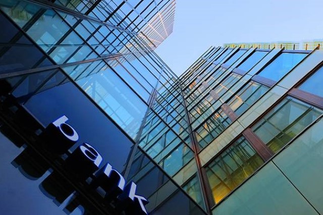 金融機関の3大メガバンクでも各社によって対応は異なるが聴覚障害のある人へのサポートは行っている