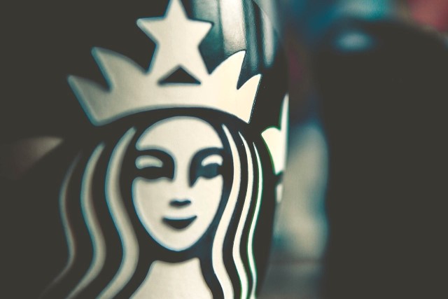 スターバックスは聴覚障害に限らず他の障害をもつ人でもチャレンジパートナーとして活躍できる場を提供