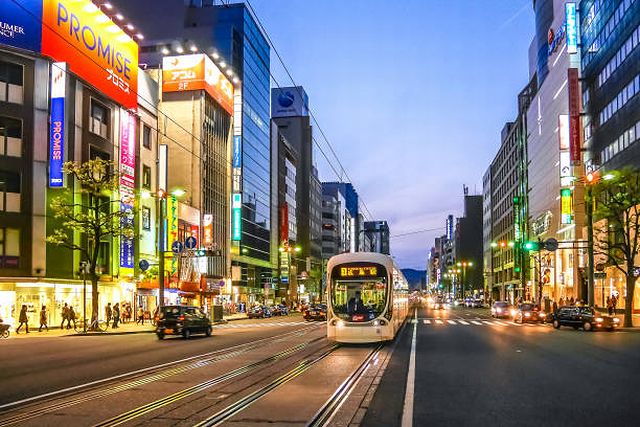 一般道路の中央に敷かれた線路を走る路面電車にも障害者割引があるが運営会社によって条件が異なる